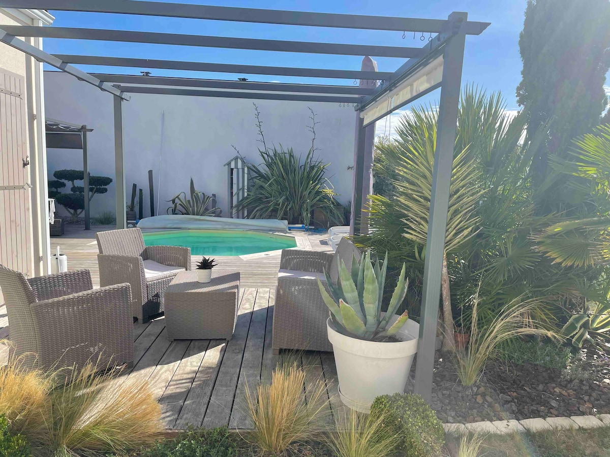 Successful Airbnb property: Nice new house, very well-equipped, comfortable. in Saint Palais Sur Mer