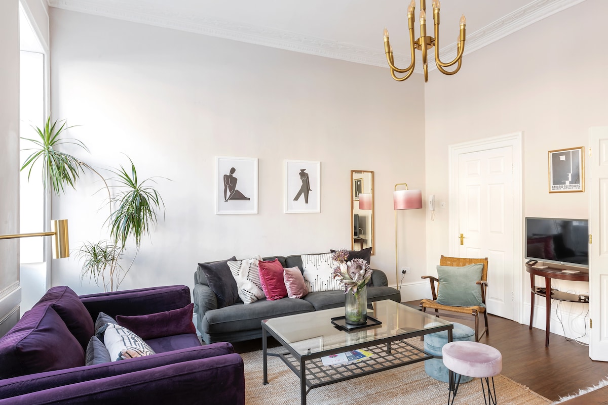 Top Airbnb: Contemporary Townhouse & Studio Bath in Bathampton