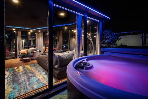 'The Hub' Coastal Escape BeachfrontTownhouse