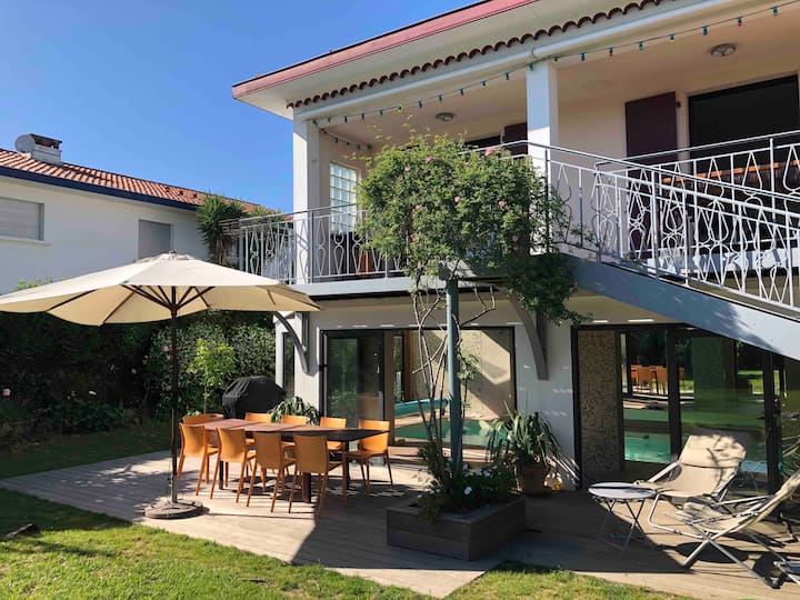 Villa Biarritz, Jardin, Piscine Intérieure, 8/10p - Biarritz