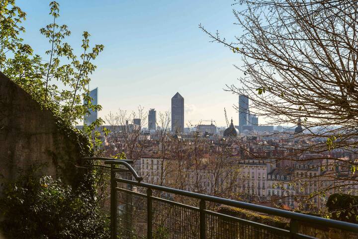 Spacieux duplex jardin & vue sur le vieux-Lyon gallery image 2