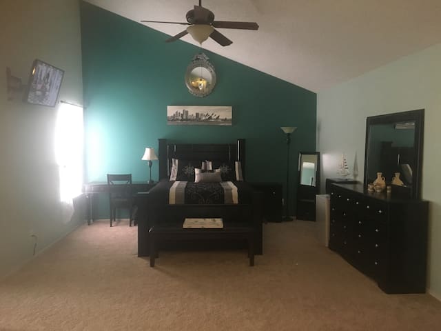 Large Private Room by the Corpus Christi Bay