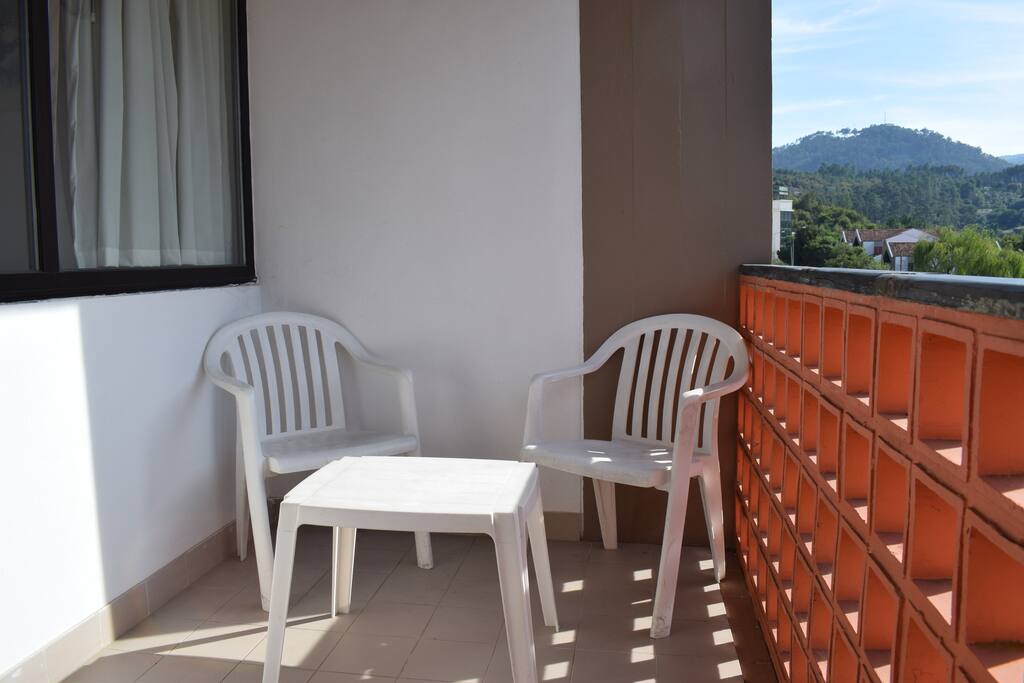 Varanda do apartamento. / Balcony of the apartment.