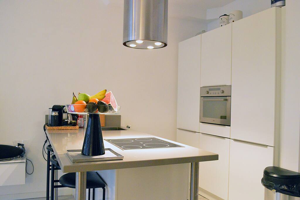 The cooking island, perfect for entertaining the guests and cooking an amazing meal!