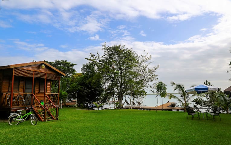 Beautiful bungalow in front of the Bacalar lagoon!