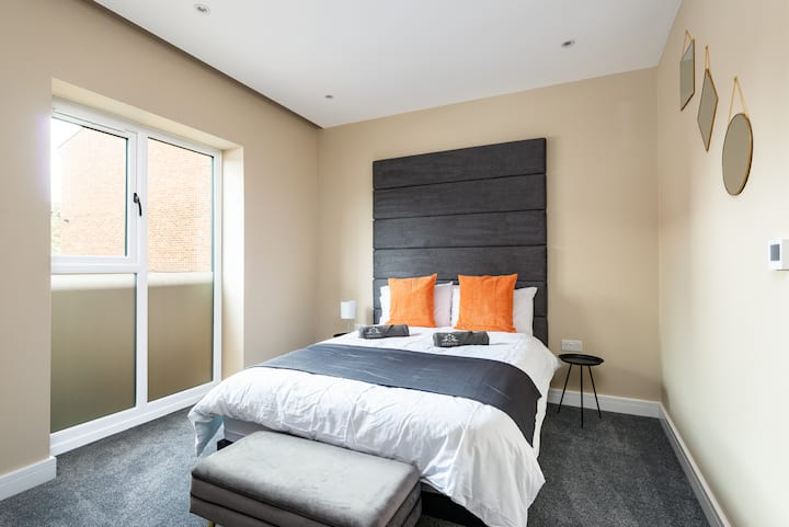 info@addressapartments.com  |  0771 440 8800  |  www.addressapartments.com