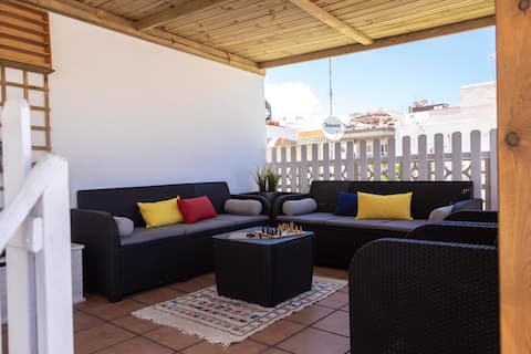 SUNNY LARGE DOUBLE ROOM IN TYPICAL "TERRERA" HOUSE