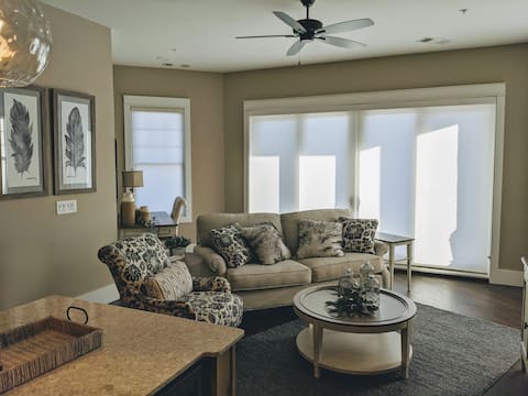 Top Airbnb: Beautiful Condo in Downtown Blue Ridge! in Blue Ridge