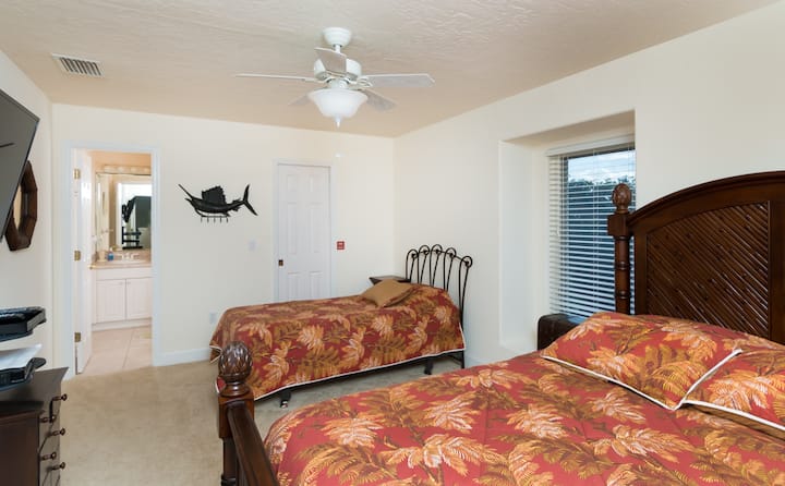 West-Schlafzimmer im 3. Stock