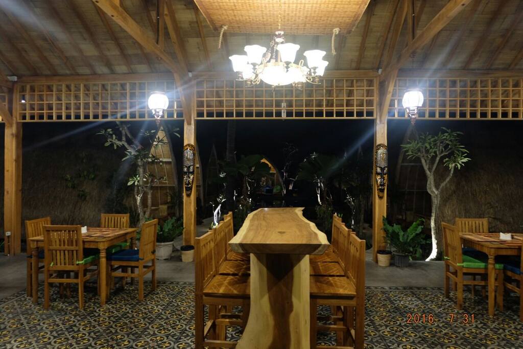 Bar & Resto