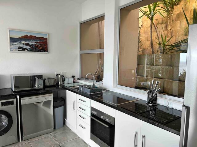 Stunning Ocean Experience – views and sound gallery image 5