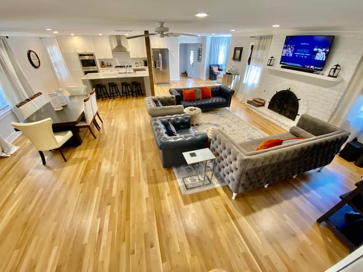 Luxury Retreat With Private Pool And Game Room! - Isle of Palms Beach, SC