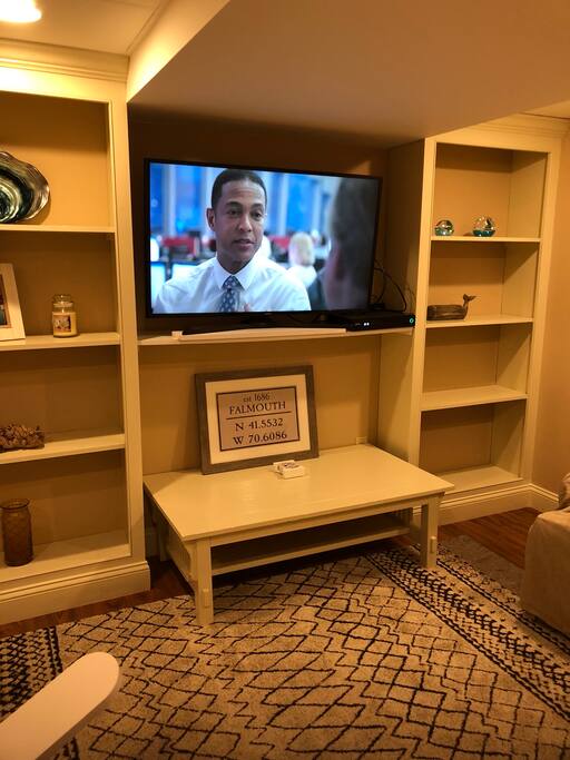 Living room 50 in screen smart TV