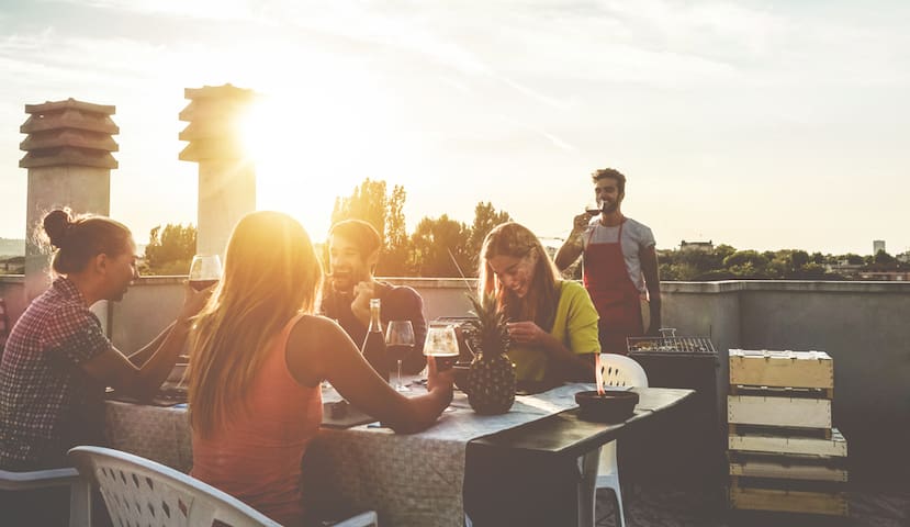 Casa Flor - Wine & dine, entertainment, day-trips & more