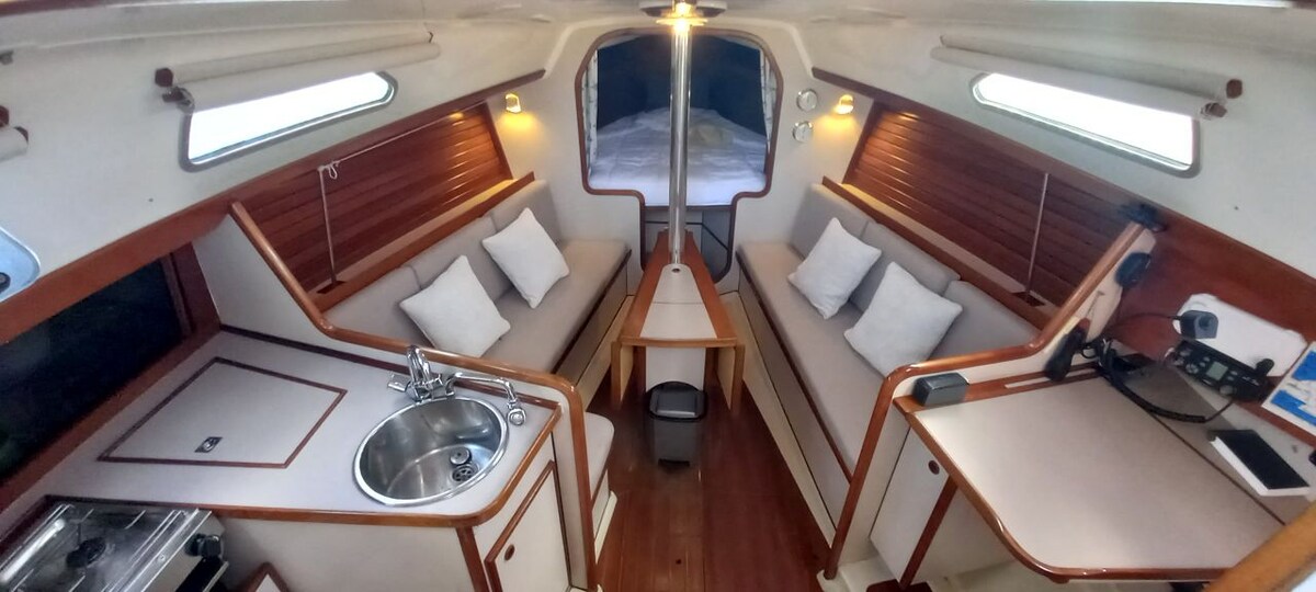 Anuncio de Airbnb popular: Cozy sailboat en La Oliva