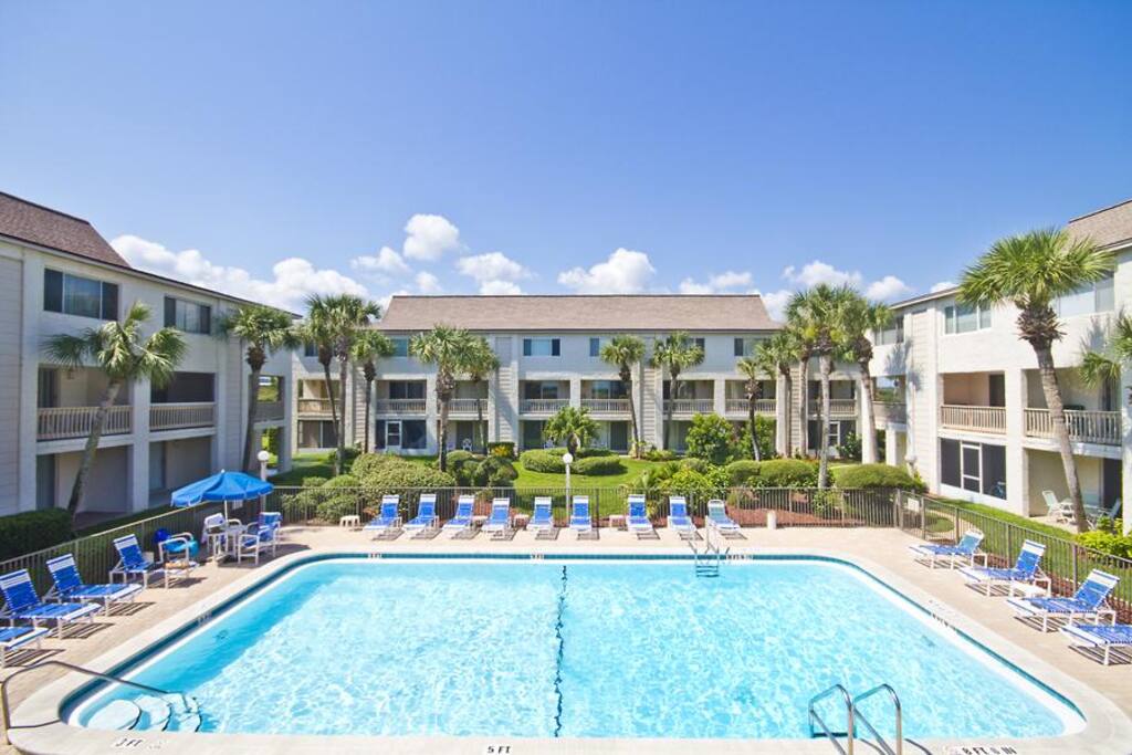 Four Winds is waiting for you! - Dive into one of our two heated pools, walk to the beach, and play in the surf. With the ocean r