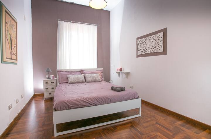 ห้องนอนคู่พร้อมห้องน้ำส่วนตัว/อยู่ติดกัน