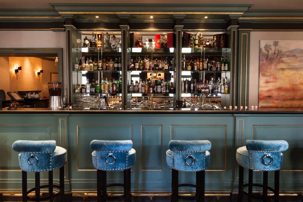 Pils Bar & Restaurant