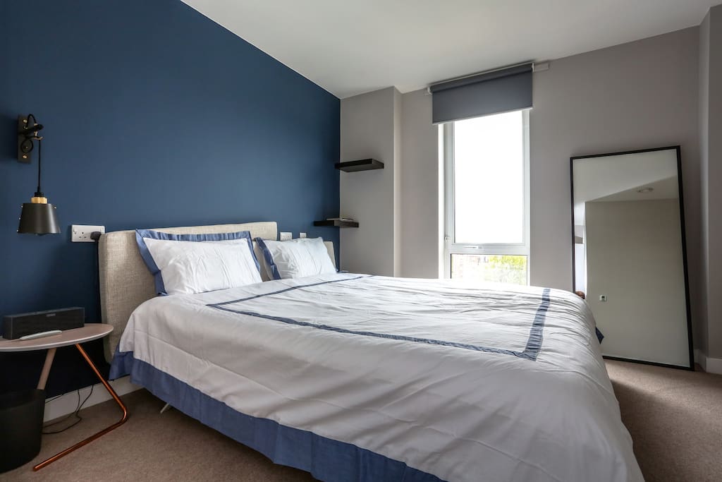 Super king size bed and full size mirror