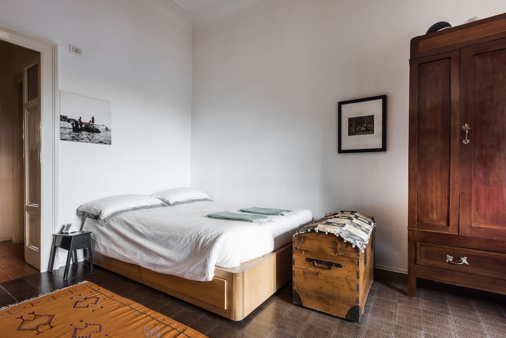 Room courtyard