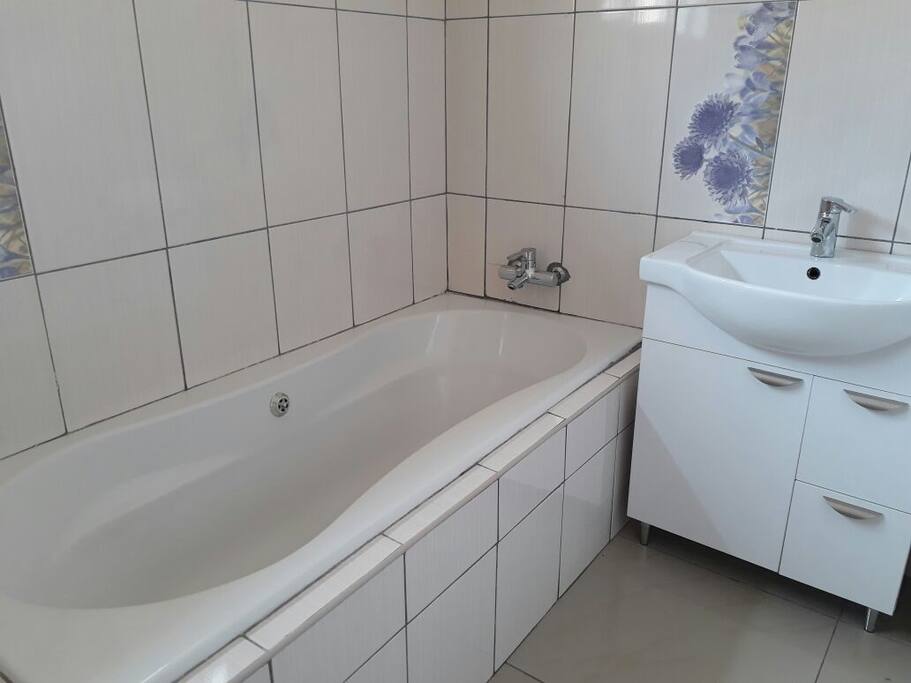 Room 8 Bathroom
