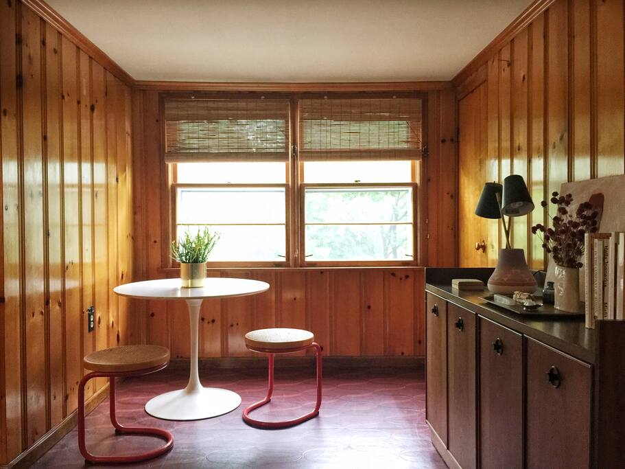 Living room breakfast nook