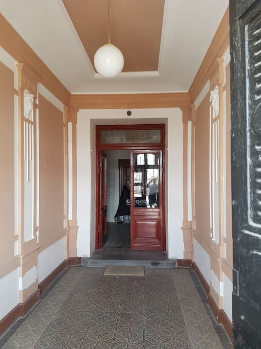 Eingang ins Haus / Entree into the house