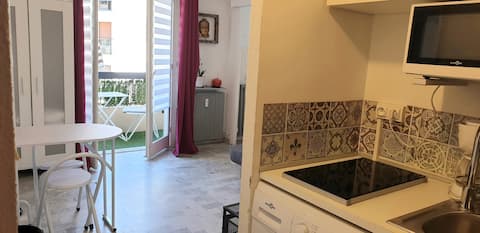 Joli studio au calme centre ville + parking privé