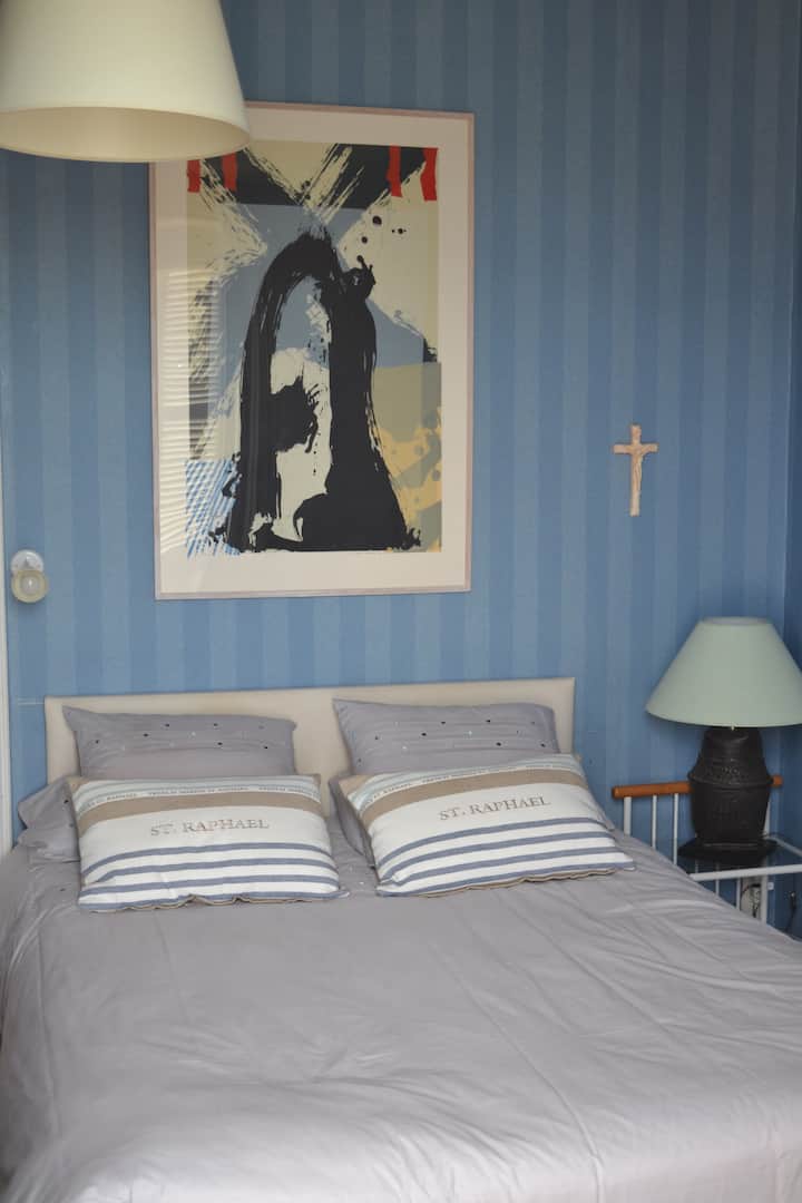 ห้องนอนชั้น 1 มองเห็นทะเล