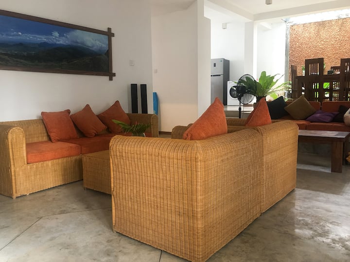 Adithya Villa Hikkaduwa - Sri Lanka