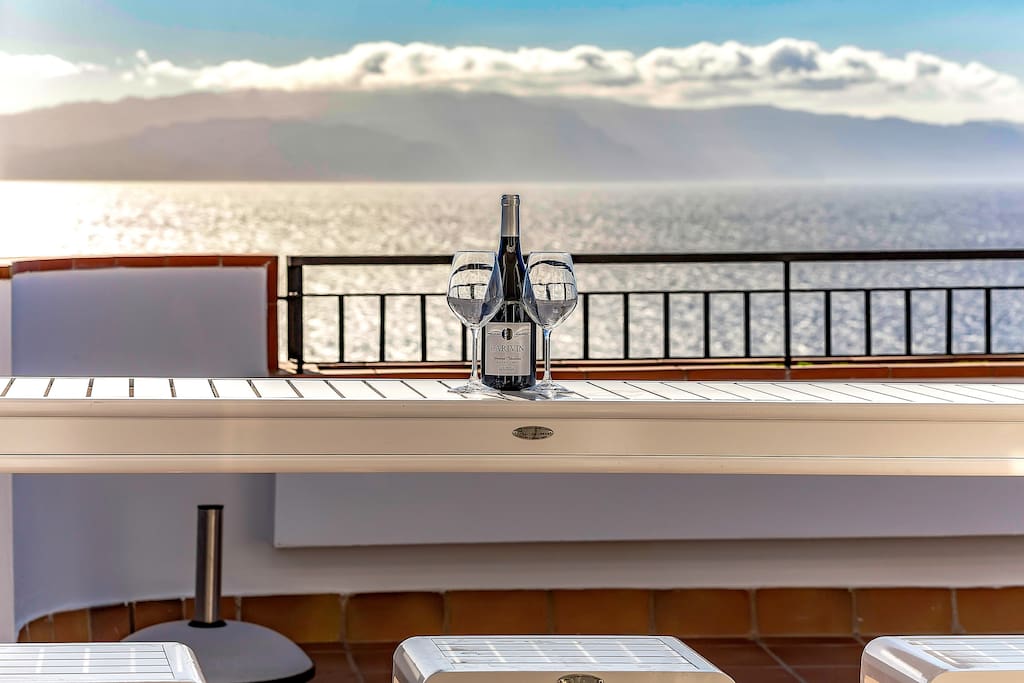 Terrace with stunning view over the Atlantic and La Gomera