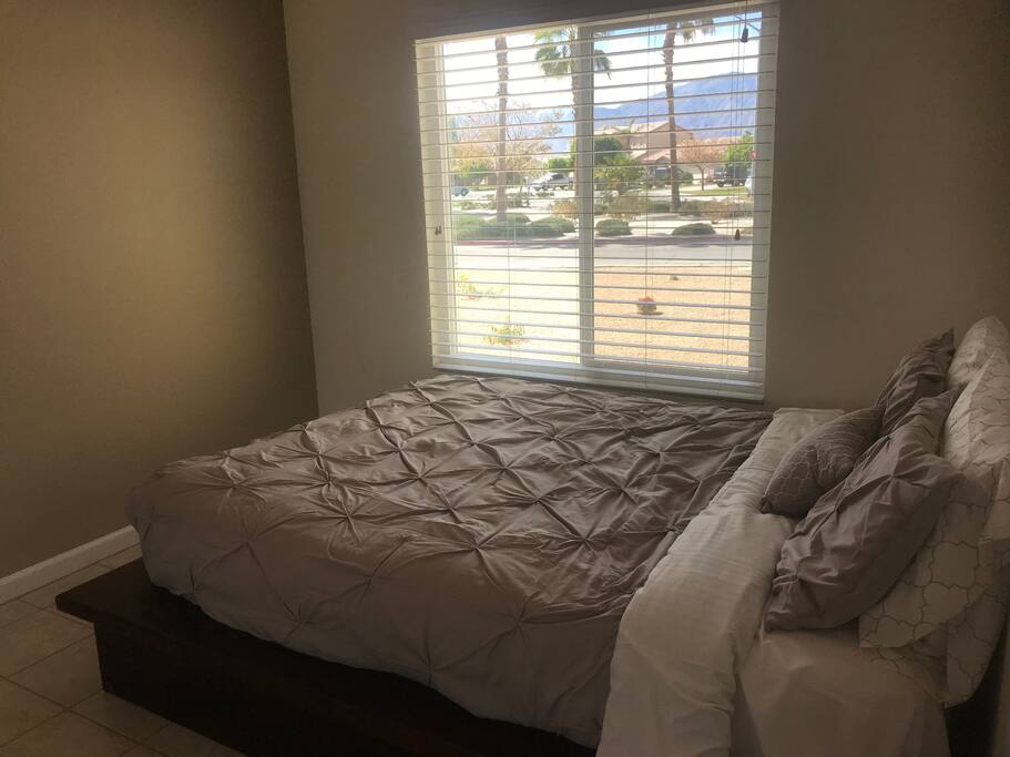 Entry bedroom with Mountain View.
