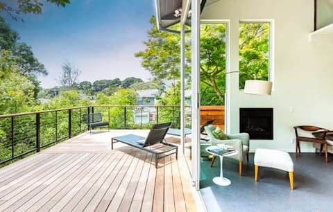 Modern Beach Retreat-Free EV Charging