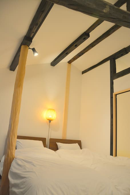 2 single beds