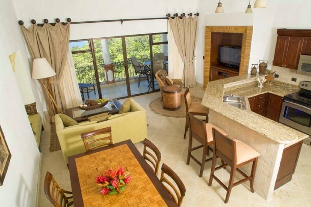 Kitchen/Living Area