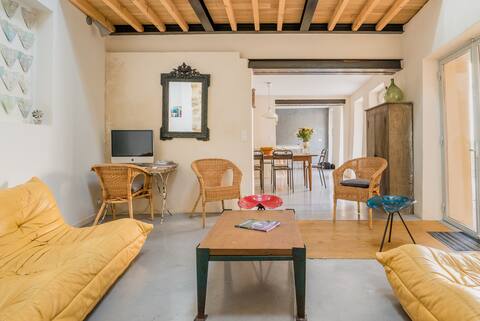 Architecturally Designed Retreat in Peaceful Village