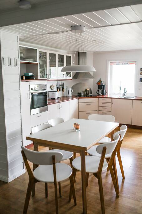 Fully equipped kitchen.