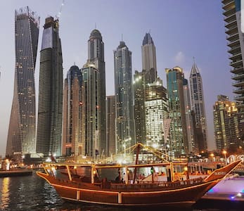 1BR Retreat, play/enjoy/celebrate, Dubai Marina.