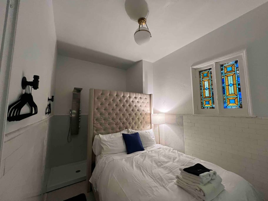 Spa Room & Bath + Gym BBall Court NASA Rooftop EV+
