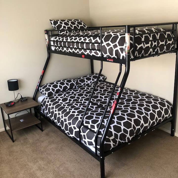 Room 3 ( Double bunk with single on top) 