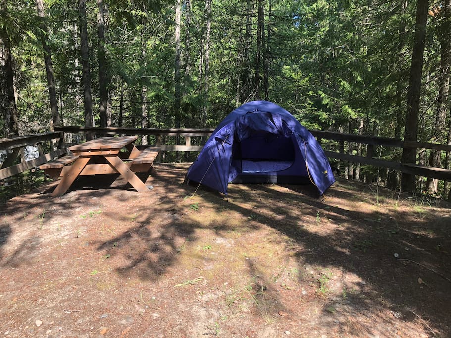 Site 23 in the back wood, tent with 2 comfortable single mats, good for a couple as well.