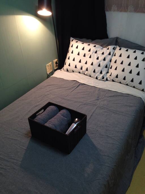 The room size is 240cm X 240cm