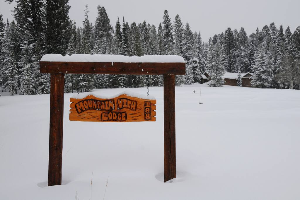 Welcome to the Mountain View Lodge