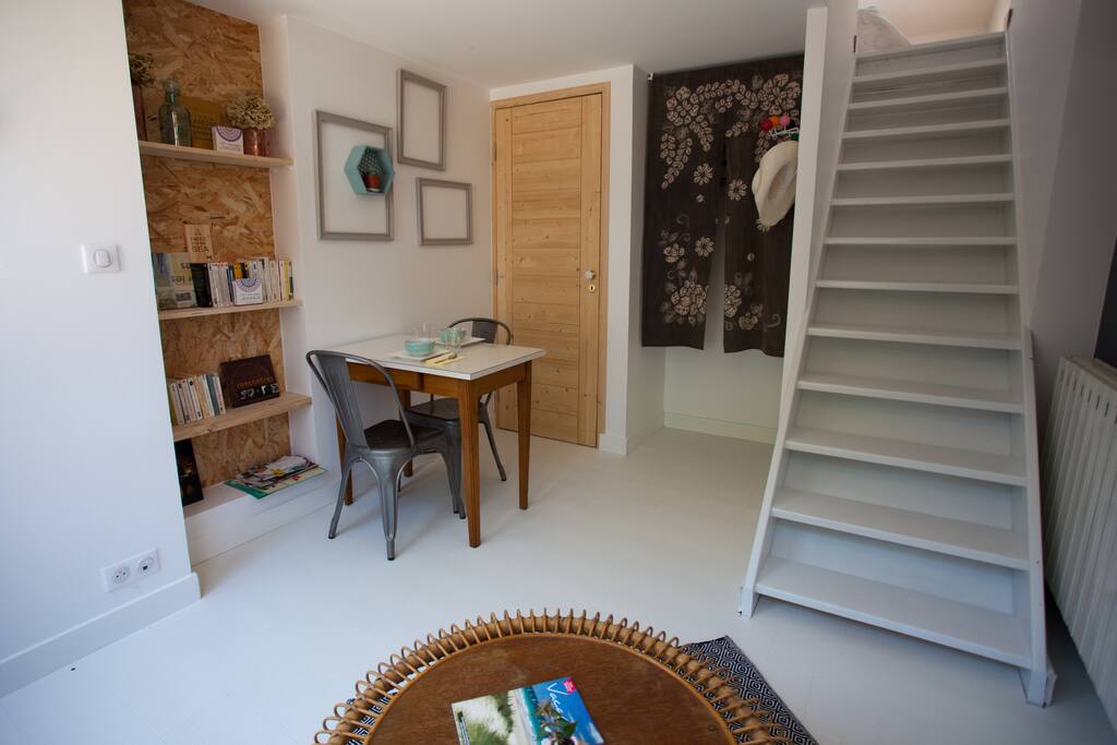 Livres et wifi à disposition.
