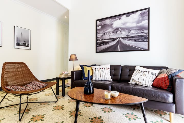 Luminous Vintage Apartment Next To Esplanade - Alicante