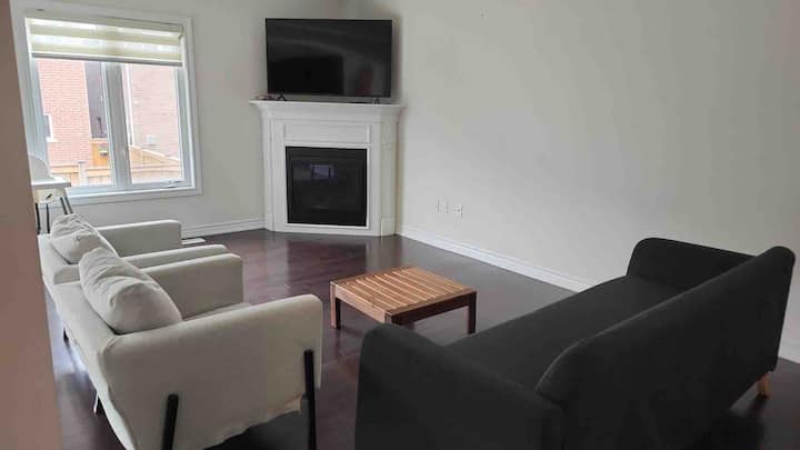 Gorgeous Family Home With Hot Tub~credit Valley - Brampton