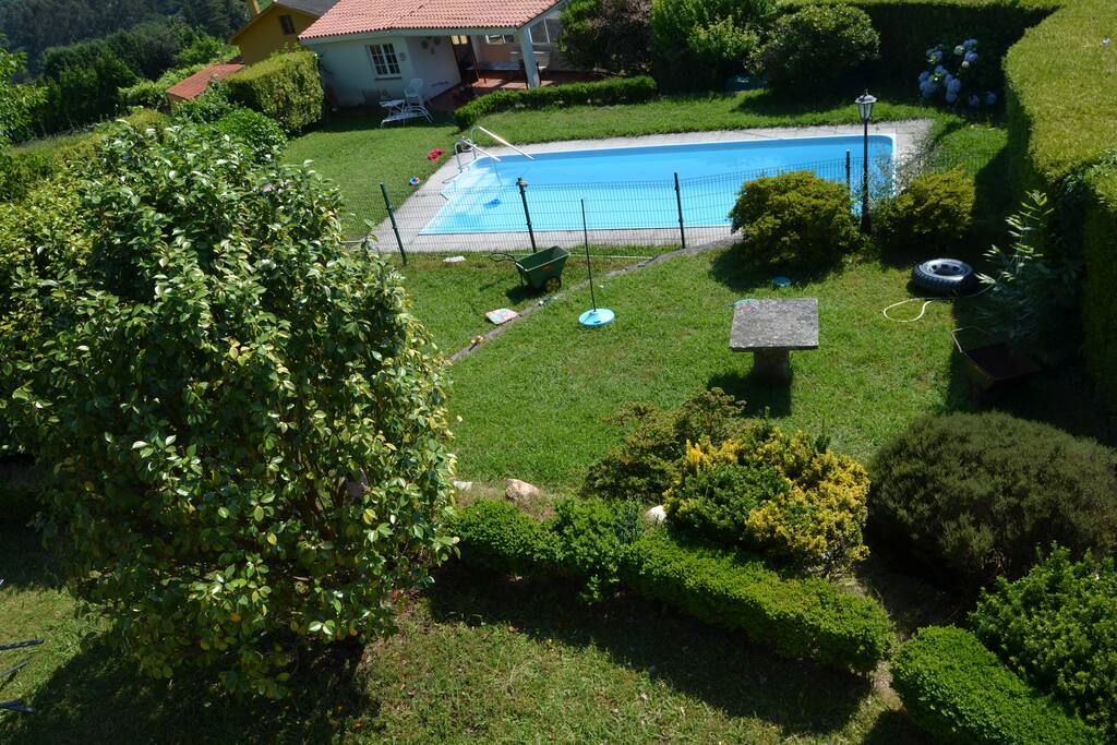 Jardín y Zona de piscina independiente