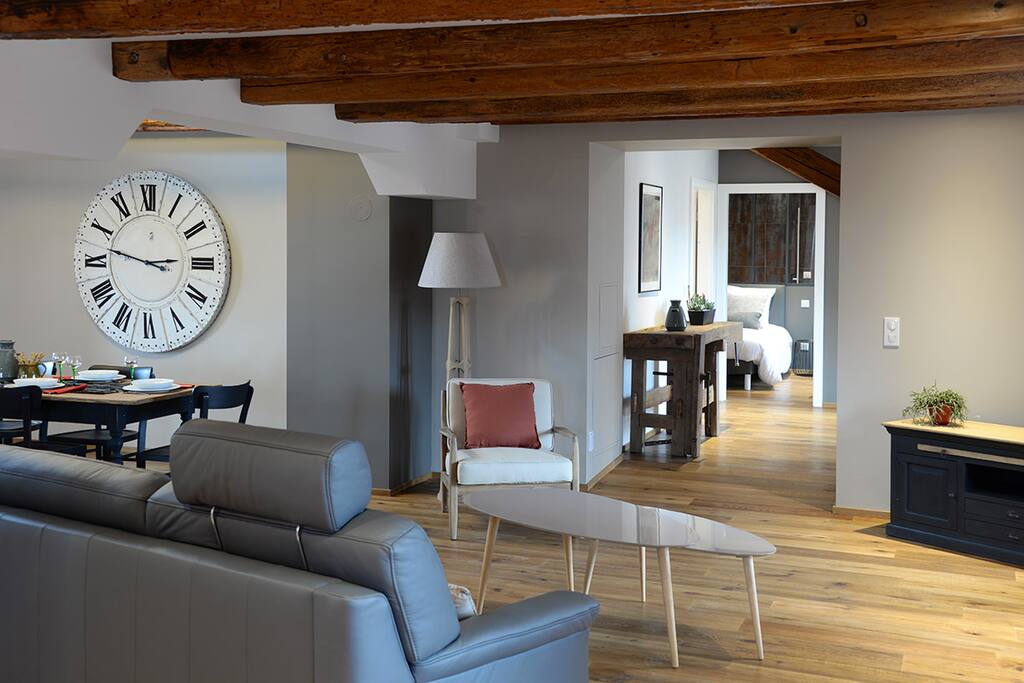 Big living space with kitchen 60m2