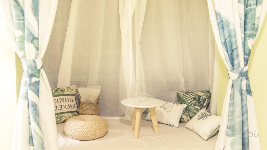 【绿野仙の4k影音飘窗休闲小屋】南京东路，人民广场，大悦城，曲阜路地铁站 8 号 9号线地铁