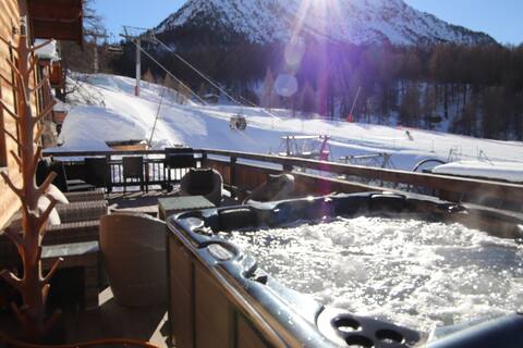 Slope-Side Chalet w/Jacuzzi Home Cinema, 16 Guests